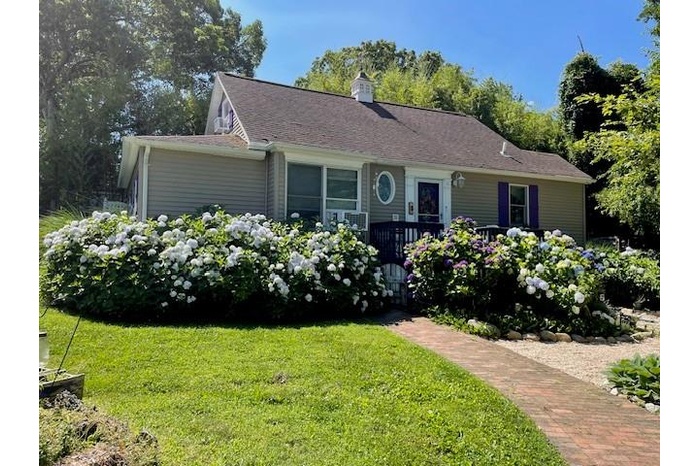 Picture perfect in beach community