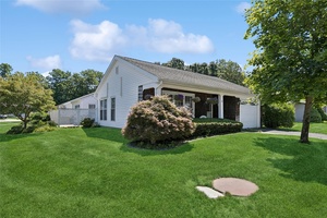 Welcome to the Expanded Westport model in Leisure Knoll.