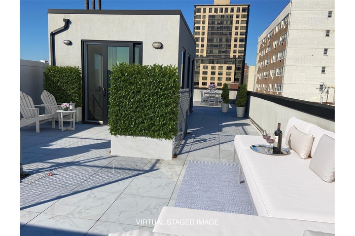 (DISCLAIMER: *ALL VIRTUALLY STAGED PHOTOS!) Oversize Fenced 'Backyard-like' ROOF-DECK Patio Terrace!