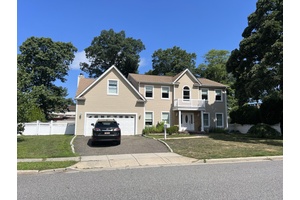 This beautiful home is located in a quiet and safe neighborhood, ideal for families.