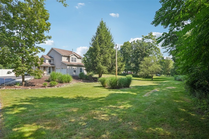View of grassy yard