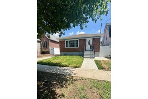 THIS IS A LOVELY BRICK RANCH HOME, LOCATED IN THE HISTORICAL COMMUNITY OF ADDISLEIGH PK.