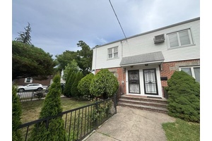 Spacious single family house located in White Stone, New York, with a lot of potential and easy transportation to downtown Flushing.