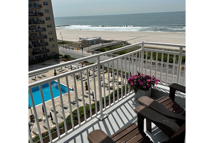 Welcome to This Penthouse Junior 4 Oceanview unit!