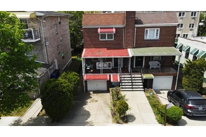 Opportunity Knocks at 3331 Hone Avenue A Spacious One Family with Income Potential !
