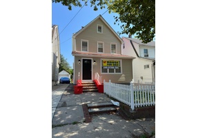 Fully renovated single family house 30x100 lot size 4 spacious bedrooms with built in closets 2.