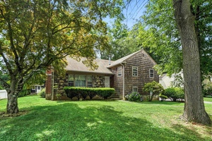 Enjoy all the amenities charming West Harrison has to offer !