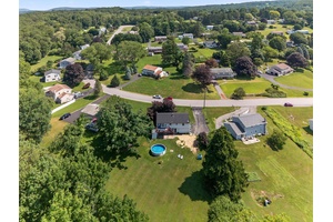 Swimming, skiing, snowboarding, kayaking in the Patterson Great Swamp, walking or biking the nearby rail trail or Wonder Lake State Park, just minutes to the quaint Village of Pawling, shopping, ...