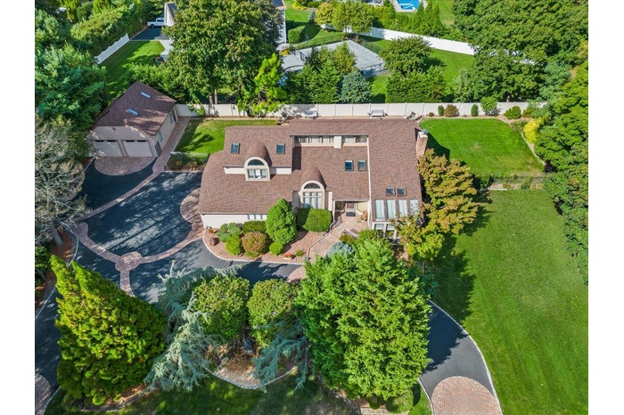 Aerial view of property and surrounding area