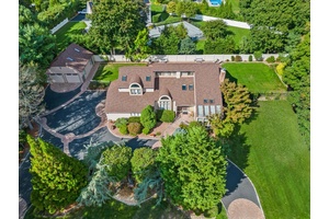 Welcome to 7 Kent Court in beautiful South Bayport.