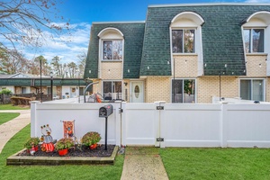Bright and spacious Carlton unit now available in sought after Blue Ridge Condominiums in Medford !