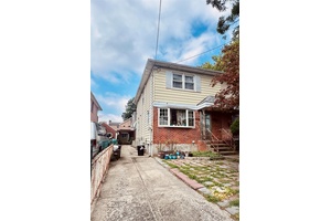 Prime Location Home at Flushing Fresh Meadows Border Ideal for Living amp ; Investment !