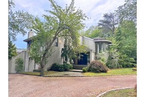 Contract Vendee listing. Attention cash buyers, real estate developers and renovation enthusiasts !