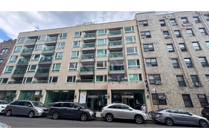 Flushing downtown prime location close to everything, easy access to public transportation.