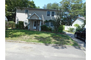 This is beautiful home, featuring 6 bedrooms, 2 full baths, good for a large family to enjoy.