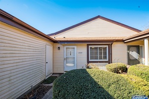 Lovely ground floor home in extremely desirable Fairfield adult community.