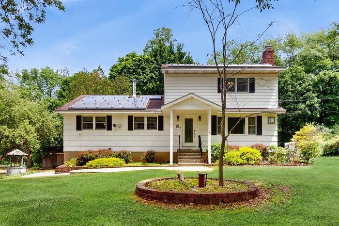 Welcome to 1 Billy Avenue, Washingtonville, N.Y. This is a fabulouus 4 Bedroom 2 1/2 bath Colonial, located on a flat corner acre.
