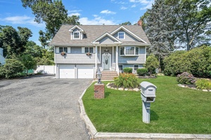 Introducing the newest and most updated Hi Ranch on the market !