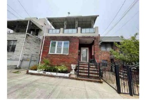 Two Family Detached House Spacious amp ; Well Maintained This well kept detached two family home offers a perfect blend of space and functionality, featuring 6 bedrooms and 2 full ...