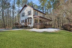Fully Updated Country Retreat.