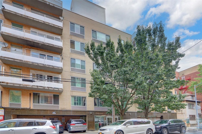 View of apartment building / complex