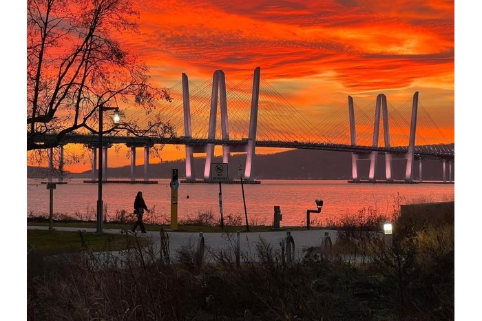Savour sunsets over the Hudson at 27 Rivers Edge