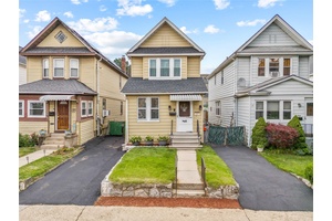 Classic Charm Meets Modern Comfort Just Steps from Pelham s Best Welcome to 157 Beechwood Avenue, a stylish 3 bedroom, 2 bath Colonial that blends classic charm with thoughtful modern ...