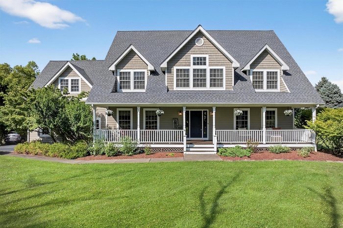 Welcome Home to 14 Horizon Farms Dr.!