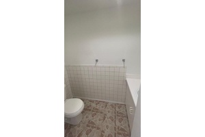 2 Family 2 bedrooms walking plus a 3 bedrooms duplex 1 1 2 bath