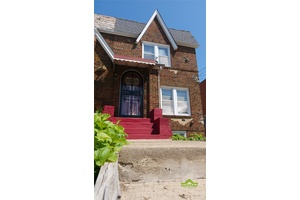 1 st Accepted Offer. Welcome to 204 03 Murdock Avenue, a beautifully maintained semi detached brick home located on a quiet, tree lined street in the heart of St.