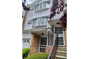 FULLY AVAILABLE Ready to move in 2 Family Beautiful 3 Bedrooms 1.