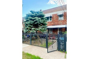 Modern, fully renovated 2 family duplex located in the sought after North East section of the Bronx !