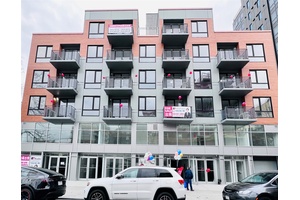 Great Location, C O ready, washer amp ; Dryer in unit, close to bus stop, subway, LIRR, near H mart, 7 11, rite aid, Stainless steel appliances, only pays electricity, ...