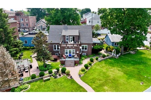 One of Bronx s best neighborhoods is the highly sought after Country Club area, known for its safety and suburban atmosphere.