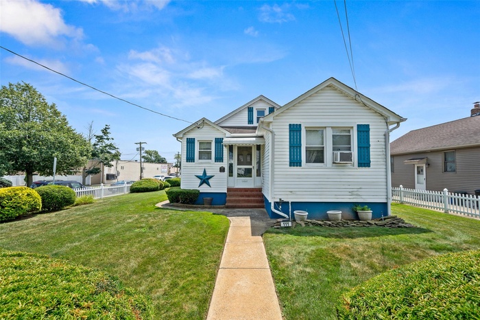Bungalow-style home featuring entry steps