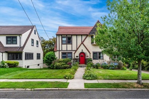 Welcome to 118 Carver Terrace legal address is 112 Carver Terrace, a beautifully Tudor located in the highly sought after Colonial Heights section of Yonkers.
