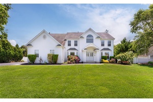 Welcome to this beautifully expanded Oxford II model, nestled in a sought after Island Estates development and built in 2005.