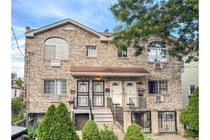Beautiful 2 family house for sale in the Bronx, built in 2002.