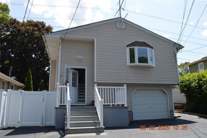 Welcome to your dream home in the heart of Ronkonkoma !