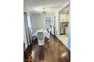 1 family home featuring 3 bedrooms, 1.