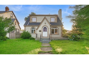 Beautiful Single Family Cape Cod House located near Mineola Ave in the heart of Roslyn Heights, featuring 2 Bed, 1 Full Bath, Living Dining, Kitchen over 1 Bed, 1 Full ...