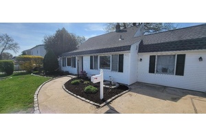 Don t miss this fully updated 4 bedroom, 1 bath expanded Cape in Levittown with 1, 505 square feet of living space !