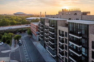 Young luxury Condo located in the heart of Downtown Flushing.