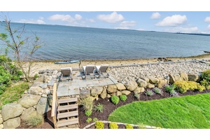 Paradise Found on Gardiner s Bay !
