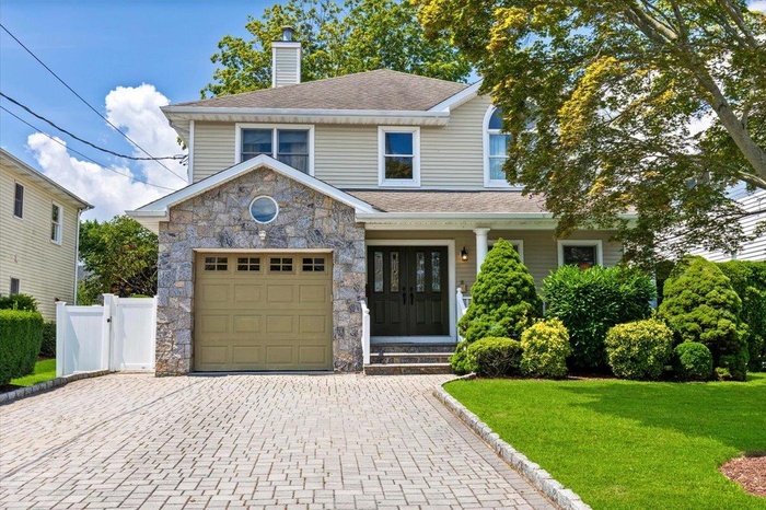 Welcome to 2 Ridge Street, Eastchester