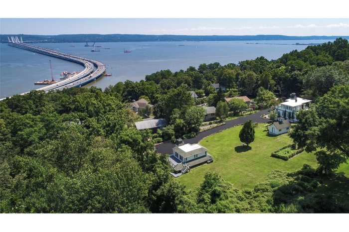 Mini Estate - Approx 1.4acres overlooking the Hudson River and Tappan Zee Bridge