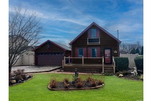 Welcome to this lovely home nestled away on a beautiful block in Melville.