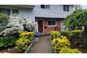 Large Three Bedroom in Homefield Section of Yonkers.