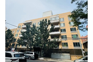 A beautiful condo is now for sale in the heart of Flushing's prime location !