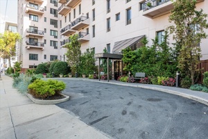 Welcome to this beautiful oceanfront penthouse duplex !